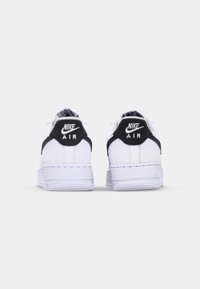 Nike AIR FORCE 1 07 White/Black