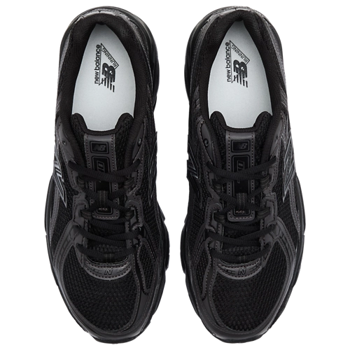 New Balance 740 - Black-Black