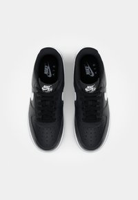 Nike AIR FORCE 1 07 Black/White